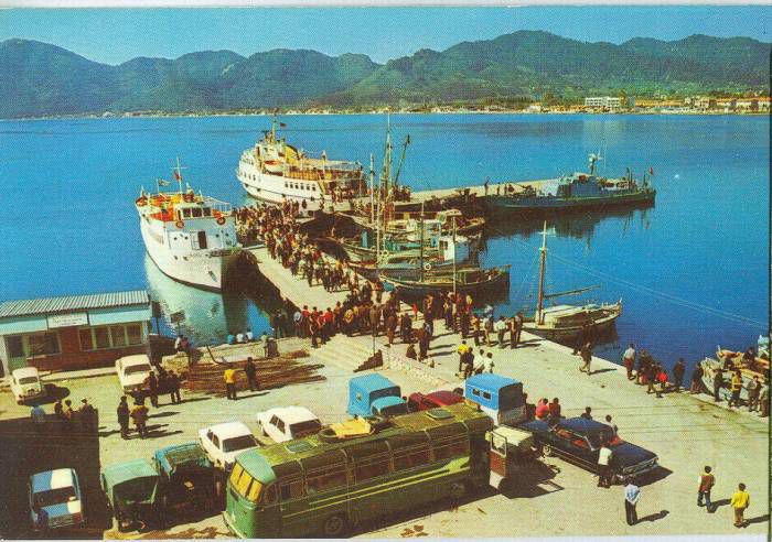 Atatürk Meydanı ve o dönemin ana Gümrük İskelesi